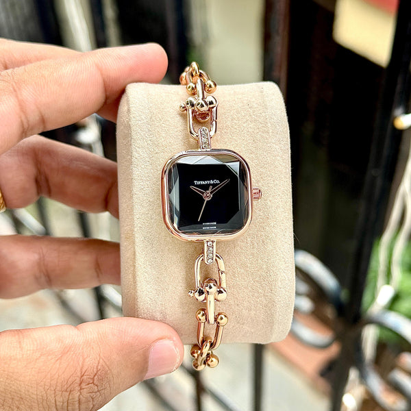 TIFFANY HARDWEAR STYLE – ICONIC LUXURY MEETS MODERN FEMININITY 💎