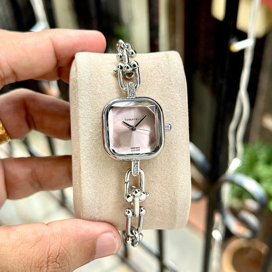 TIFFANY HARDWEAR STYLE – ICONIC LUXURY MEETS MODERN FEMININITY 💎