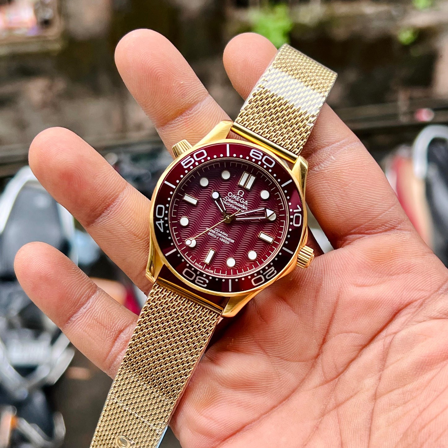 OMEGA SEAMASTER — Golden Limited Edition ✨